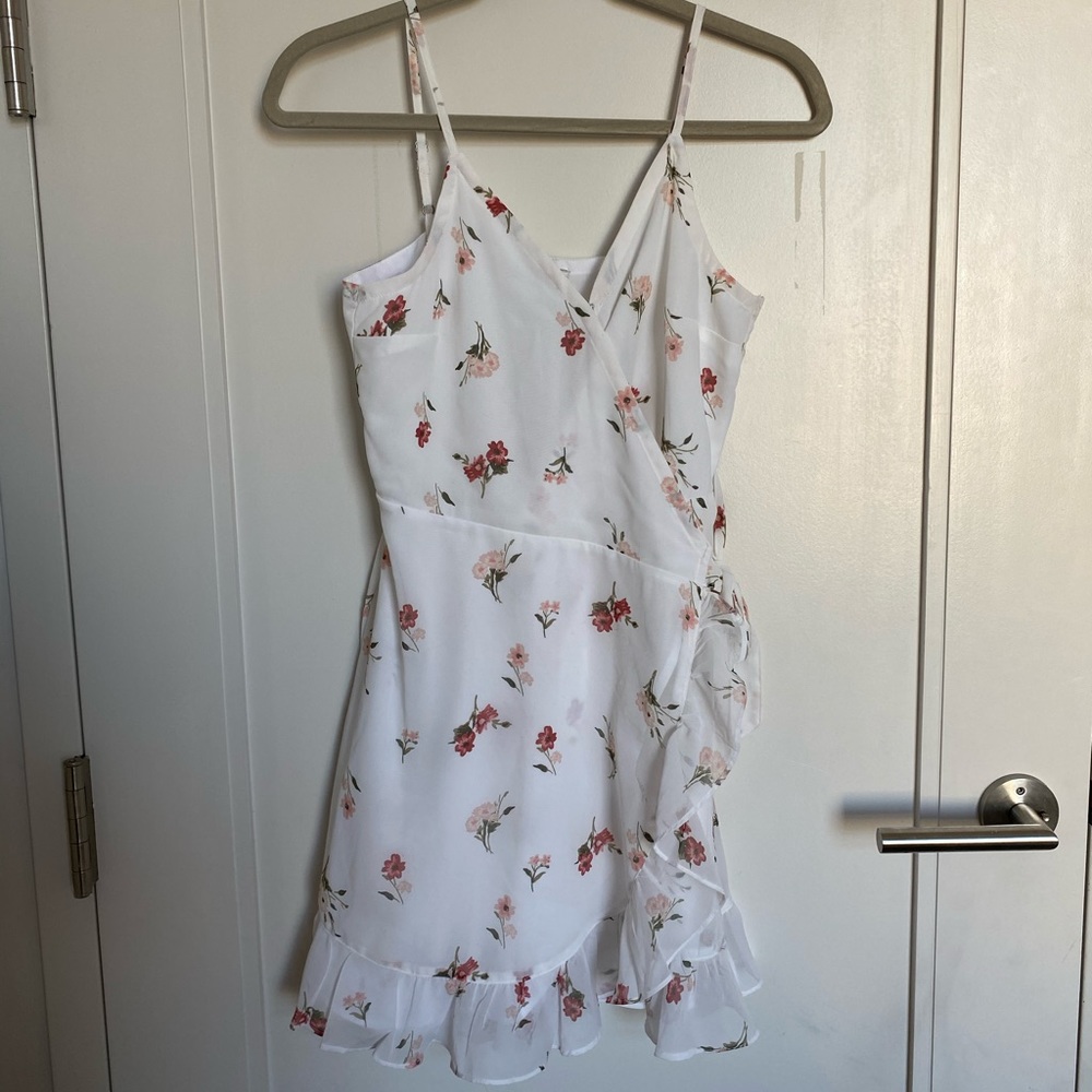 Hollister white floral ruffle edge dress